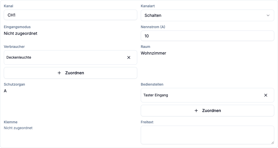 Kanalmatrix mit einer einzigen CH1-Karte für Deckenleuchte und Taster-Eingang, Raum und Schutzorgan sowie leerem Klemmenfeld.
