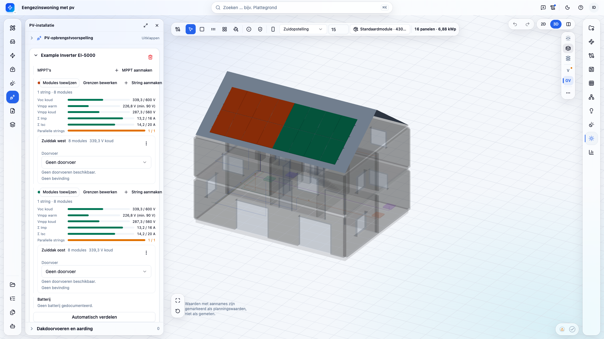 3D-weergave in PlanElec: woning met twee bouwlagen, zadeldak en 16 pv-modules in twee kleuren voor MPPT A en B, links het paneel PV-installatie met spannings- en stroomcontrole per string